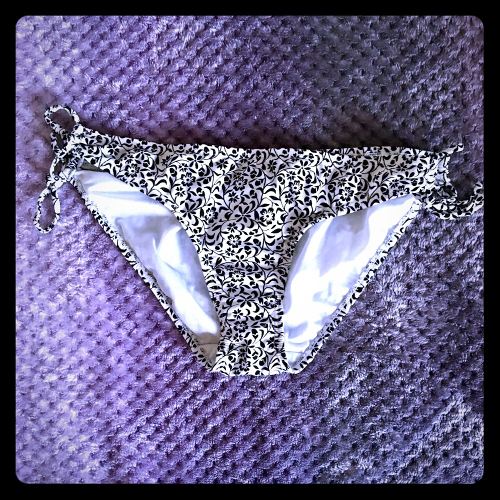 Black & White Bikini Bottoms